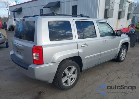 2010 Jeep Patriot Sport z USA, uszkodzony, nr VIN 1J4NF1GB2AD620497